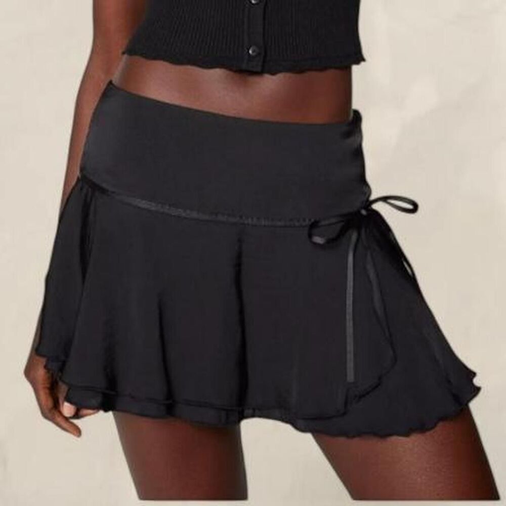 Urban outfitters black satin mini skirt ruffles size medium